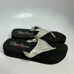 Skechers yoga foam flip flop sandals size 9